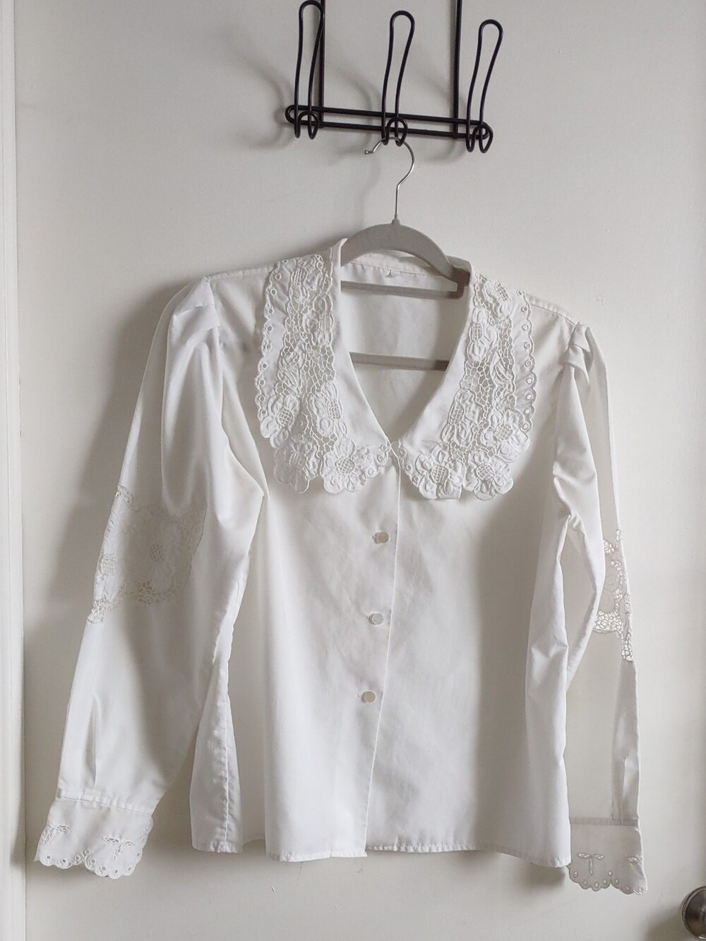 White Embroidery Lace-Collar Button-Front Puffed Long Sleeves Women's Blouse